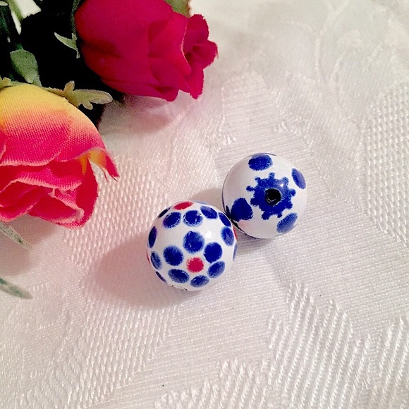 💙Vintage Hand Painted Red, White Blue Beads❤️ - Picture 1 of 5